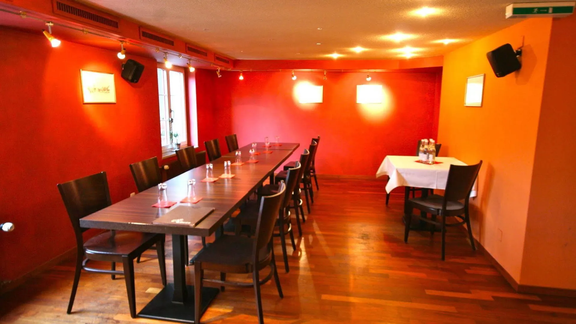 Gasthof Lowen Guest House Bassersdorf